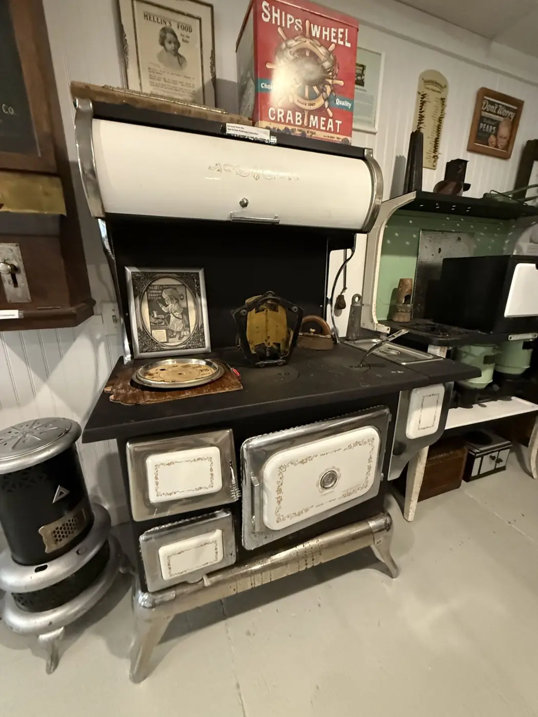 Home & Handwork: Vintage Housewares